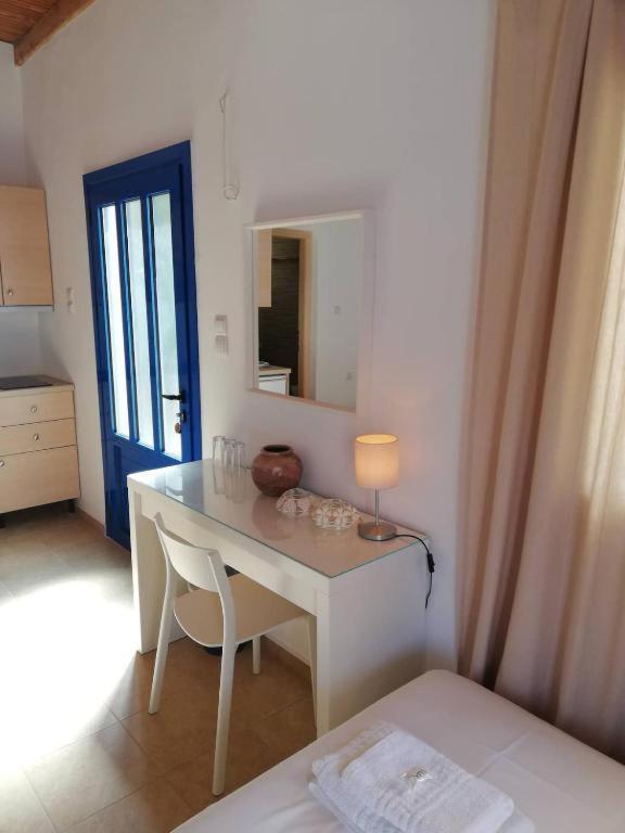 Ferienwohnung Maistrali Studio With Sea View Loutro Exterior foto