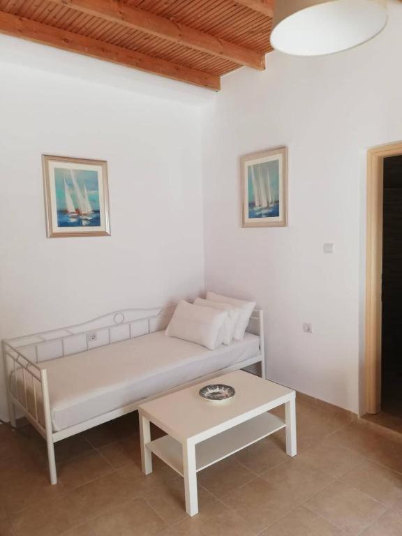 Ferienwohnung Maistrali Studio With Sea View Loutro Exterior foto